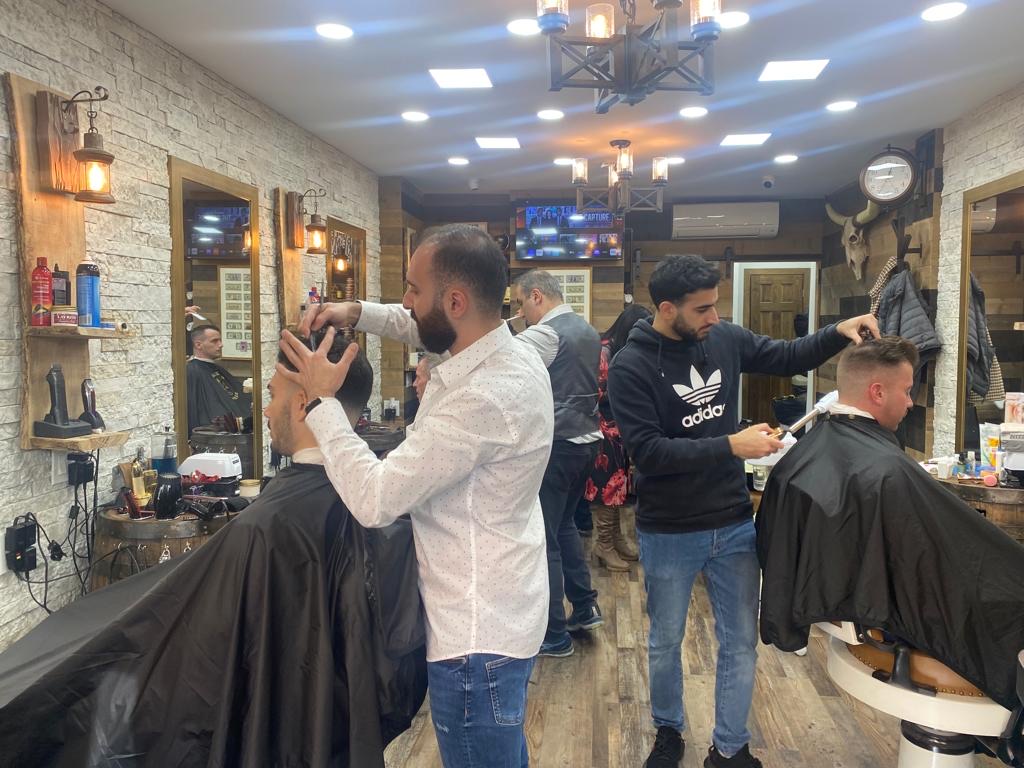 How to blend different fade haircut styles for a smooth transition